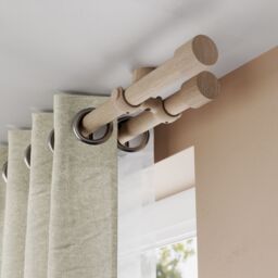 GoodHome Symi Matt Natural Oak Effect Curtain Pole, (L)2.5M (Dia)28mm - thumbnail 4