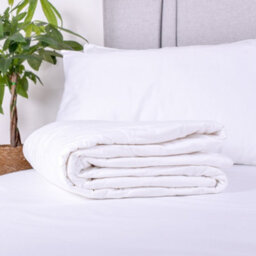 Lancashire Textiles 1Tog Cotton Emperor Duvet Anti-Allergic Lightweight Blanket For Deep And Comfortable Sleep- 235 X 290Cm - thumbnail 2