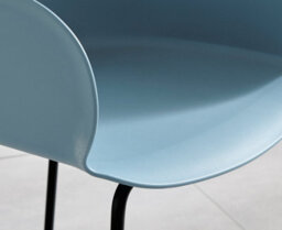 Furniturebox Set Of 2 Harper Blue Scandinavian Inspired Moulded Plastic Bat Chair Minimalist Dining Chair With Black Metal Legs - thumbnail 8