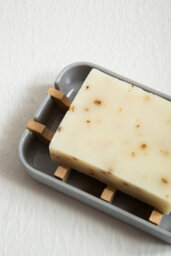 Orsina Modern Grey Bamboo Soap Dish, Minimalist Draining Soap Tray With Removable Insert, Bathroom Soap Holder - thumbnail 4