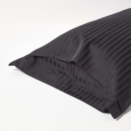 Homescapes Black Egyptian Cotton Ultrasoft King Size Oxford Pillowcase 330 Tc - thumbnail 3