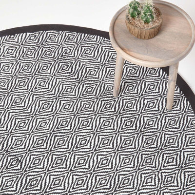 Homescapes Trance Black And White Diamond Pattern Recycled Fibre Rug, 150 Cm Round - image 1