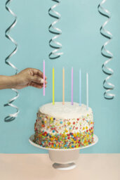 Henbrandt Pack Of 12 Pastel Party Tall Candles With Holders (12.5Cm) - thumbnail 5