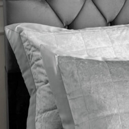 Catherine Lansfield Pillowcases Crushed Velvet Quilted 50X75Cm + Border Pack Of 2 Pillow Cases With Envelope Closure Silver Grey - thumbnail 2