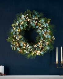 Werchristmas 76 Cm Pre-Lit Artificial Christmas Wreath With Eucalyptus And Berries, 40 Warm White Leds - thumbnail 3