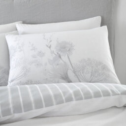 Catherine Lansfield Meadowsweet Floral White Duvet Cover Set King Bedding Set - thumbnail 3