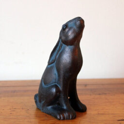 Inspirational Gifting Miniature Moongazing Hare Garden Sculpture Ornament - thumbnail 3