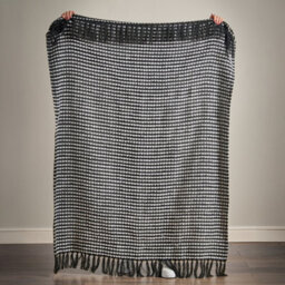 Catherine Lansfield Stab Stitch Embellished 125X150 Cm Blanket Throw Black - thumbnail 4