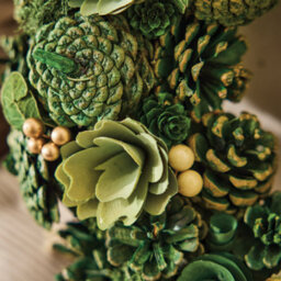 Dibor Traditional Hemlock Grove Front Door Autumn Wreath Winter Spring Wreath 35Cm - thumbnail 5