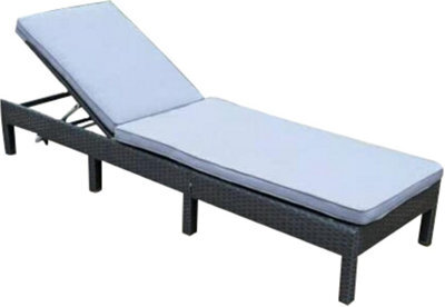 Spot On Dealz Rattan Sun Loungers For Garden Day Bed With Grey Padded Cushion Cm Form Garden  - image 1