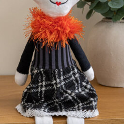 Samuel Alexander 55Cm Mrs Bones Seated Halloween Decoration With Dangly Legs - thumbnail 4