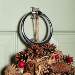 Samuel Alexander 30Cm Winter Spice Hanging Christmas Wreath With Pine Cones Red Berries & Dried Fruit - thumbnail 4