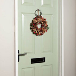 Samuel Alexander 30Cm Winter Spice Hanging Christmas Wreath With Pine Cones Red Berries & Dried Fruit - thumbnail 2