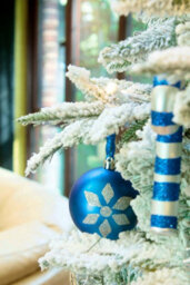 Christmas Tree World The 9Ft/270Cm Pre-Lit Snowy Alpine Tree With Warm White Lights - thumbnail 9