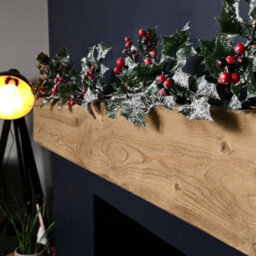 Samuel Alexander 1.8M Frosted Green Holly Leaf & Berry Glitter Garland Christmas Decoration - thumbnail 3