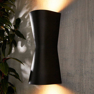 Zinc Vanir Fixed Matt Black Mains-Powered Led Outdoor On/off Wall Light (Dia)8Cm - image 1