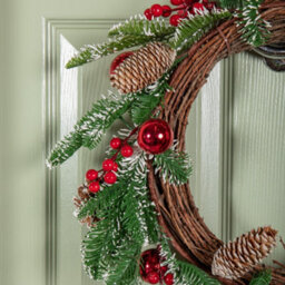 Samuel Alexander 50Cm Christmas Pinecone Wreath With Red Berries And Baubles - thumbnail 3