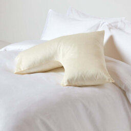 Homescapes Cream V Shaped Pillowcase Organic Cotton 400 Thread Count - thumbnail 2