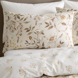 Catherine Lansfield Bedding Isadora Floral Reversible Duvet Cover Set With Pillowcases Natural - thumbnail 3