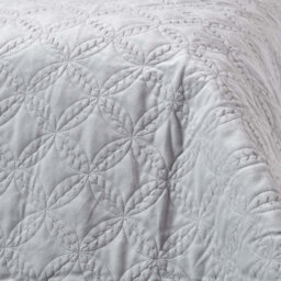 Homescapes Luxury Grey Quilted Velvet Bedspread Geometric Pattern 'eternity Ring' Throw, 200 X 200 Cm - thumbnail 3