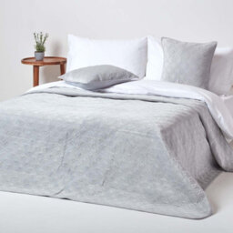 Homescapes Luxury Grey Quilted Velvet Bedspread Geometric Pattern 'eternity Ring' Throw, 200 X 200 Cm - thumbnail 1