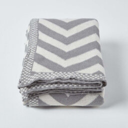 Homescapes Grey Chevron Cotton Knitted Throw, 130 X 170 Cm - thumbnail 2
