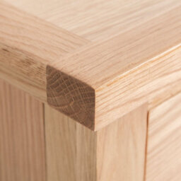 London Oak 4 Drawer Chest Fully Assembled - By Roseland Furniture - thumbnail 7