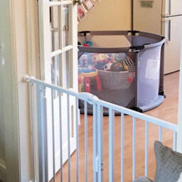 Bettacare Auto Close Pet Gate, 89.4Cm - 96.4Cm, White, Pressure Fit Stair Gate For Dog & Puppy - thumbnail 8