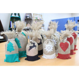 Danish White Snowflake Jute Pouch Set Of 3 - Christmas Gift Bags - thumbnail 4