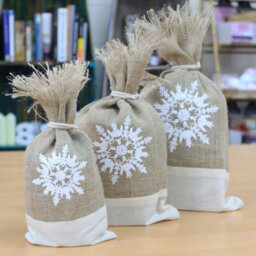 Danish White Snowflake Jute Pouch Set Of 3 - Christmas Gift Bags - thumbnail 1