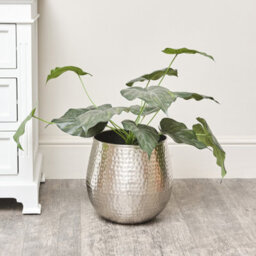 Melody Maison Medium Silver Hammered Metal Planter