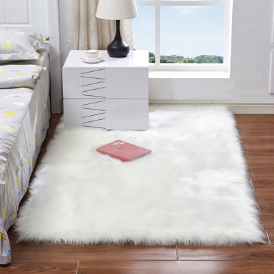 Living And Home Ultra Soft Fluffy White Rectangle Super Soft Shaggy Area Rug Floor Rugs Furniture Protector 90Cm L X 60 Cm W - image 1