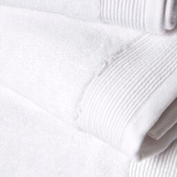 Homescapes White 100% Combed Egyptian Cotton Set Of 2 Face Cloths 700 Gsm - thumbnail 3