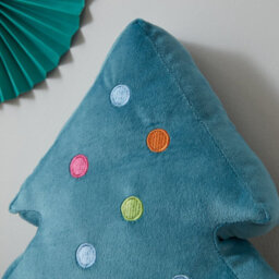 Catherine Lansfield Christmas Tree 40X34Cm 3D Shaped Cushion Green - thumbnail 2