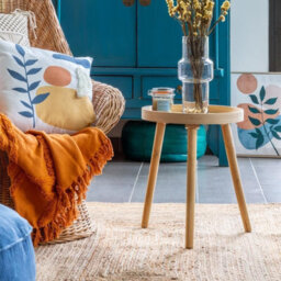 Spot On Dealz Side Table Natural Wooden Accent Table With Pine Legs And Mdf Tray Compact Round Design Small End Table - thumbnail 5