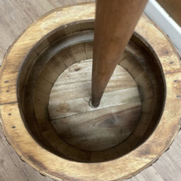 Serenityy Aw Dropship Uk Barrel Stool & Parasol Stand - Natural Albasia Wood, Dark Metal Bands, 38 X 32 Cm - thumbnail 6