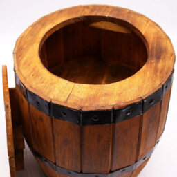 Serenityy Aw Dropship Uk Barrel Stool & Parasol Stand - Natural Albasia Wood, Dark Metal Bands, 38 X 32 Cm - thumbnail 2