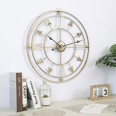 Living And Home Gold Retro Round Arrow Type Metal Roman Numerals Wall Clock Dia 60 Cm - image 1