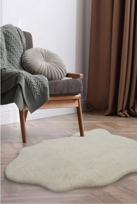 The Rugs Luxury Soft Feel Faux Fur In White - image 1