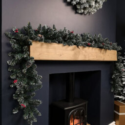 Samuel Alexander 2.7M Green Christmas Garland With Pine Cones And Red Berries - thumbnail 2