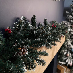 Samuel Alexander 2.7M Green Christmas Garland With Pine Cones And Red Berries - thumbnail 7
