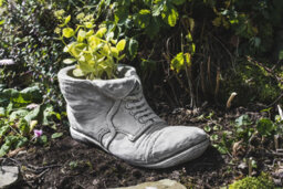 Oakleystone Northern Shoe Pot  Outdoor Stone Planter - thumbnail 4
