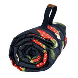 Summerhouse By Navigate Strawberries & Cream 175 X 140Cm Picnic Blanket Navy Quilted - thumbnail 2