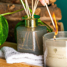 Nicola Spring Scented Candle & Reed Diffuser Set - 350G - Green Pomelo & Passion Fruit - Fruity Fresh Fragrance Double Wick - thumbnail 7
