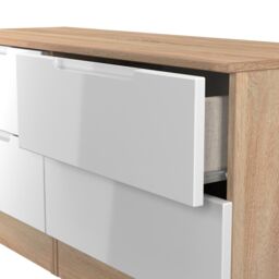 Messina Ready Assembled White & Oak 4 Drawer Wide Chest (H)495mm (W)1100mm (D)390mm - thumbnail 3