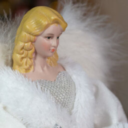 The Christmas Workshop 71099 Angel Tree Topper With White Dress - thumbnail 5