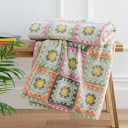Catherine Lansfield Crochet Print Cosy 130X170Cm Blanket Throw Green