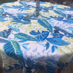 Just So Home Tobago Tropical Leaf Blue/yellow Garden Outdoor Water Resistant Tablecloth (178Cm Round With Parasol Hole)