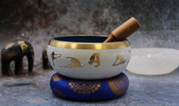 Serenityy 14Cm Tibetan Singing Bowl Set - White/blue, Includes Striker And Cushion, Ideal For Yoga And Meditation - thumbnail 5