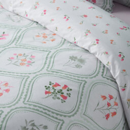Catherine Lansfield Cameo Floral Reversible Single Duvet Cover Set With Pillowcase Soft Green - thumbnail 4